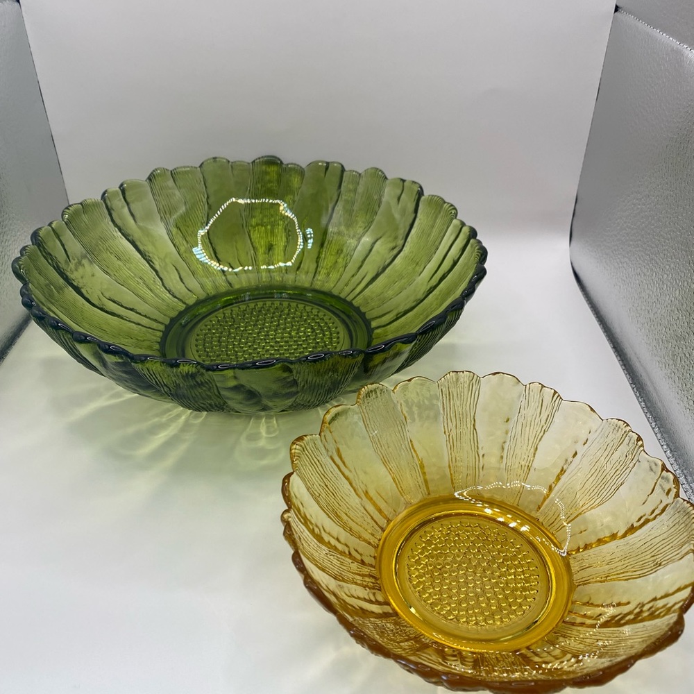 Anchor Hocking green & gold sunflower pressed glass set. Vintage 1960’s.